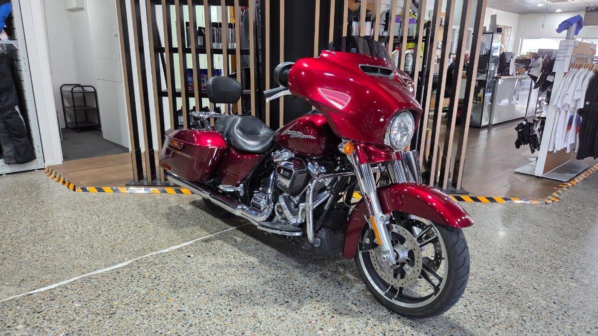 2017 HARLEY-DAVIDSON FLHXS STREET GLIDE SPECIAL 107 CRUISER