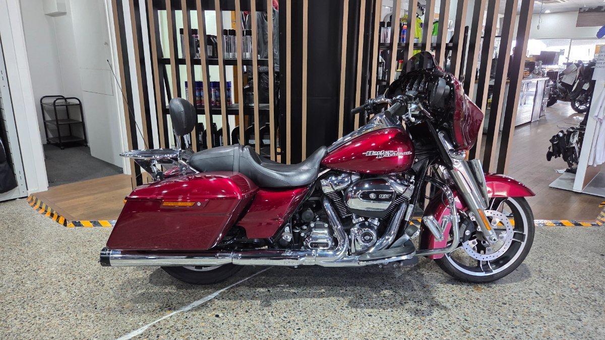 2017 HARLEY-DAVIDSON FLHXS STREET GLIDE SPECIAL 107 CRUISER