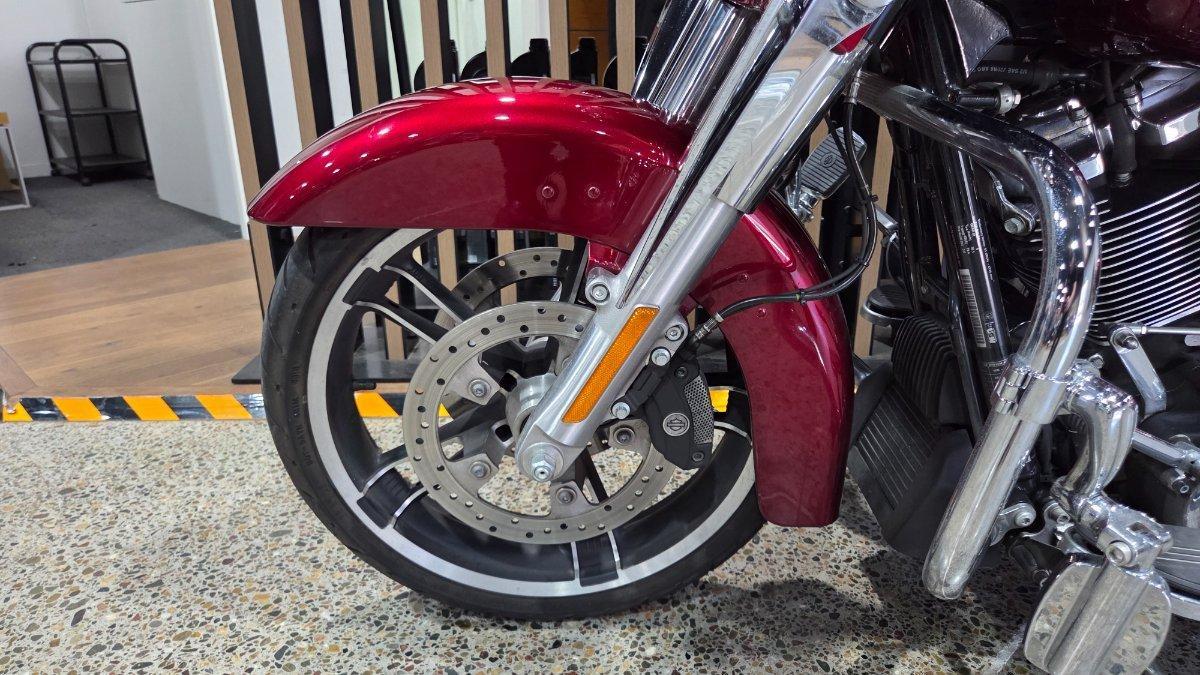 2017 HARLEY-DAVIDSON FLHXS STREET GLIDE SPECIAL 107 CRUISER