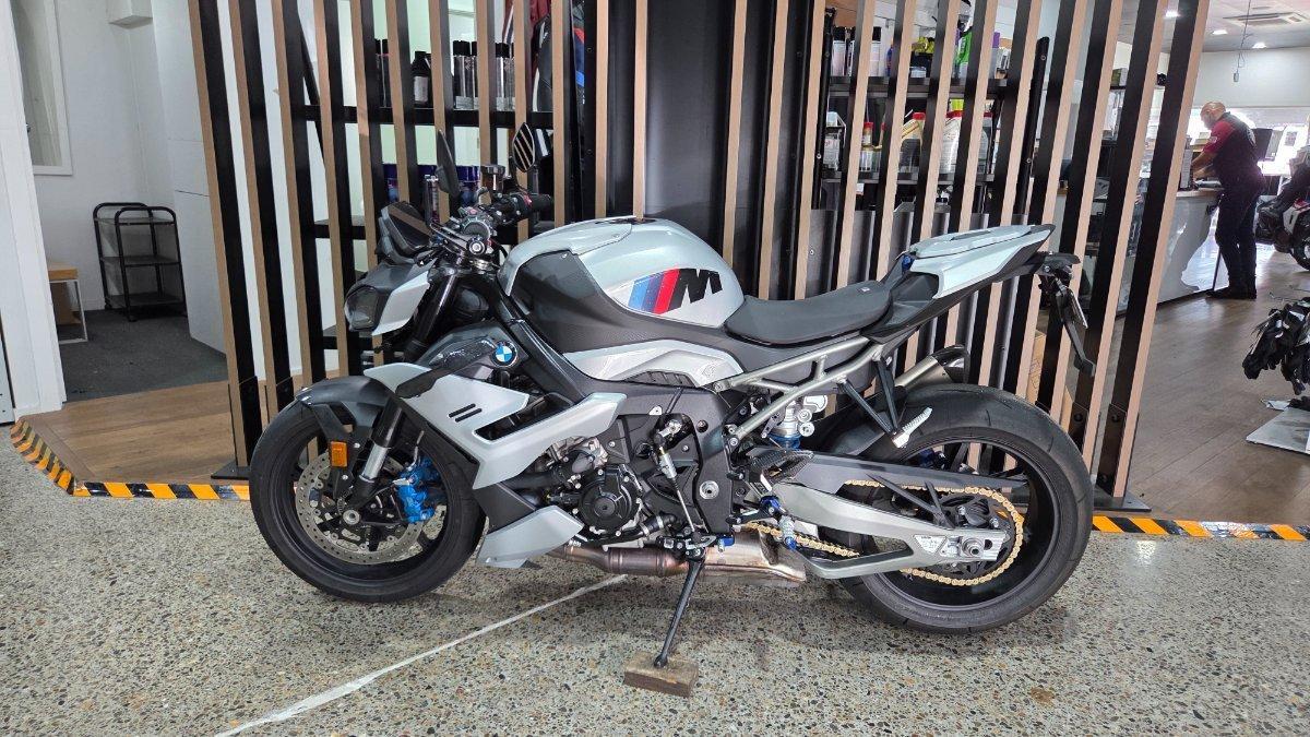 2025 BMW M 1000 R SPORTS