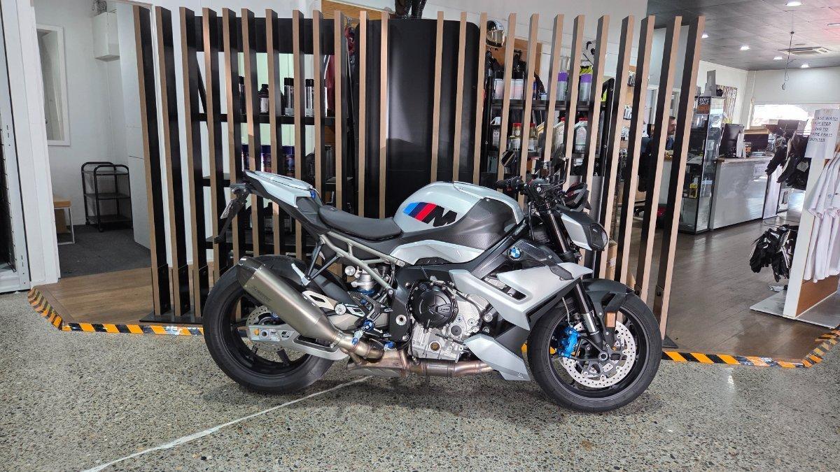 2025 BMW M 1000 R SPORTS