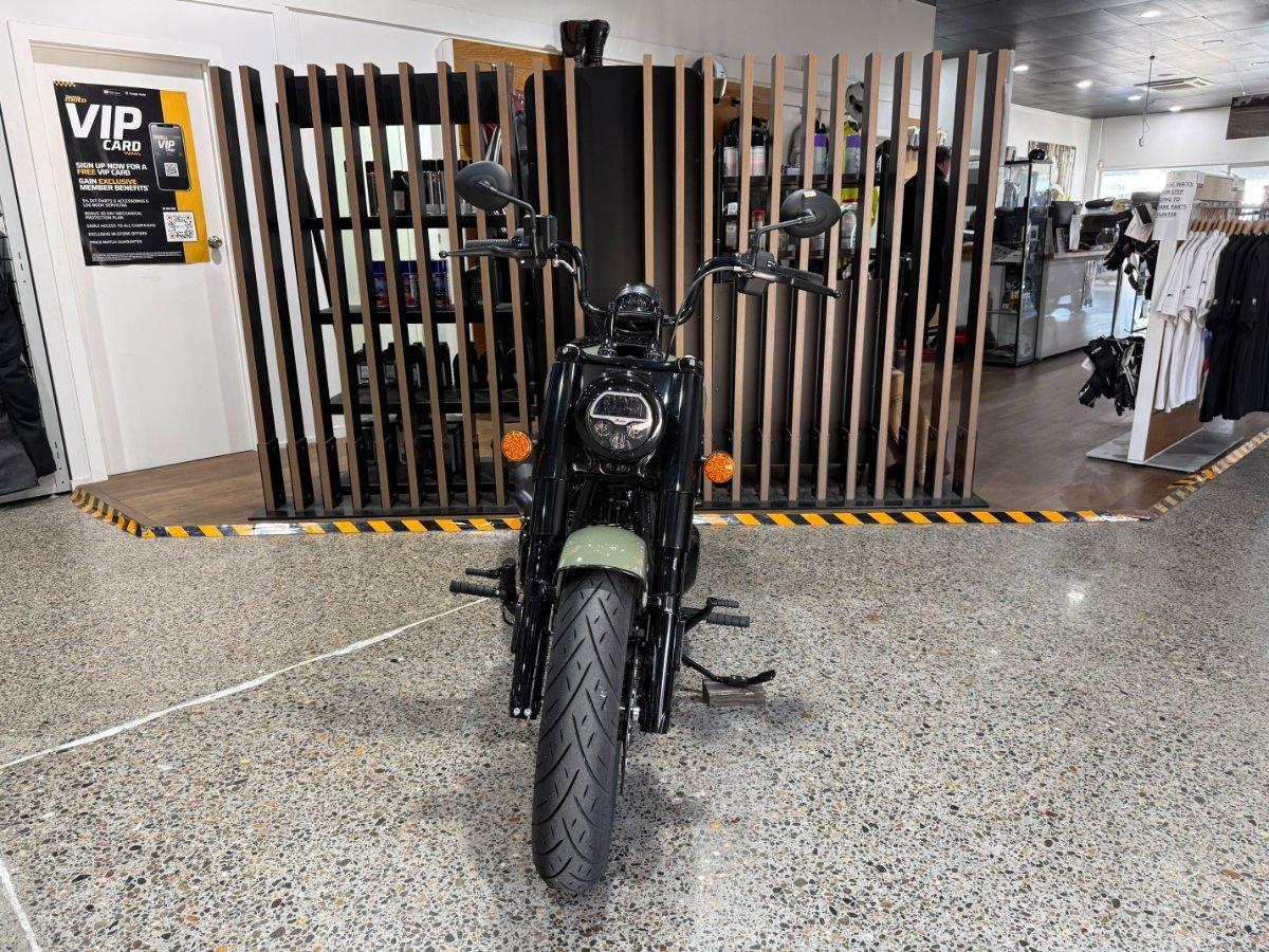 2026 INDIAN CHIEF BOBBER DARK HORSE TOURER