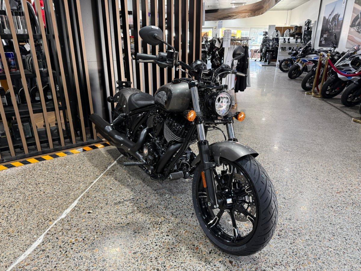 2026 INDIAN CHIEF BOBBER DARK HORSE TOURER