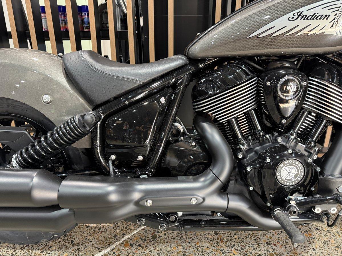 2026 INDIAN CHIEF BOBBER DARK HORSE TOURER