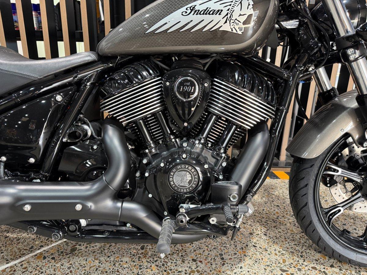 2026 INDIAN CHIEF BOBBER DARK HORSE TOURER