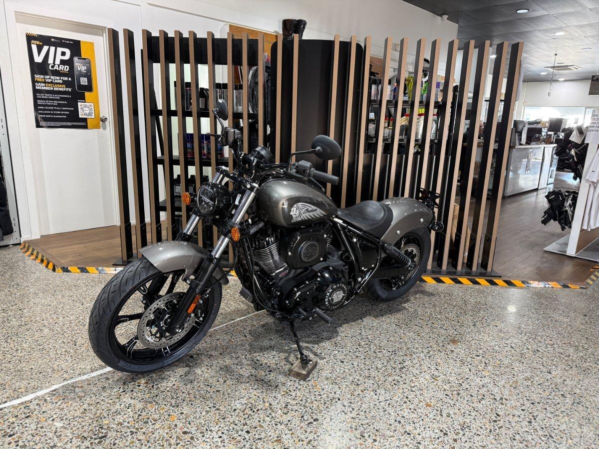 2026 INDIAN CHIEF BOBBER DARK HORSE TOURER