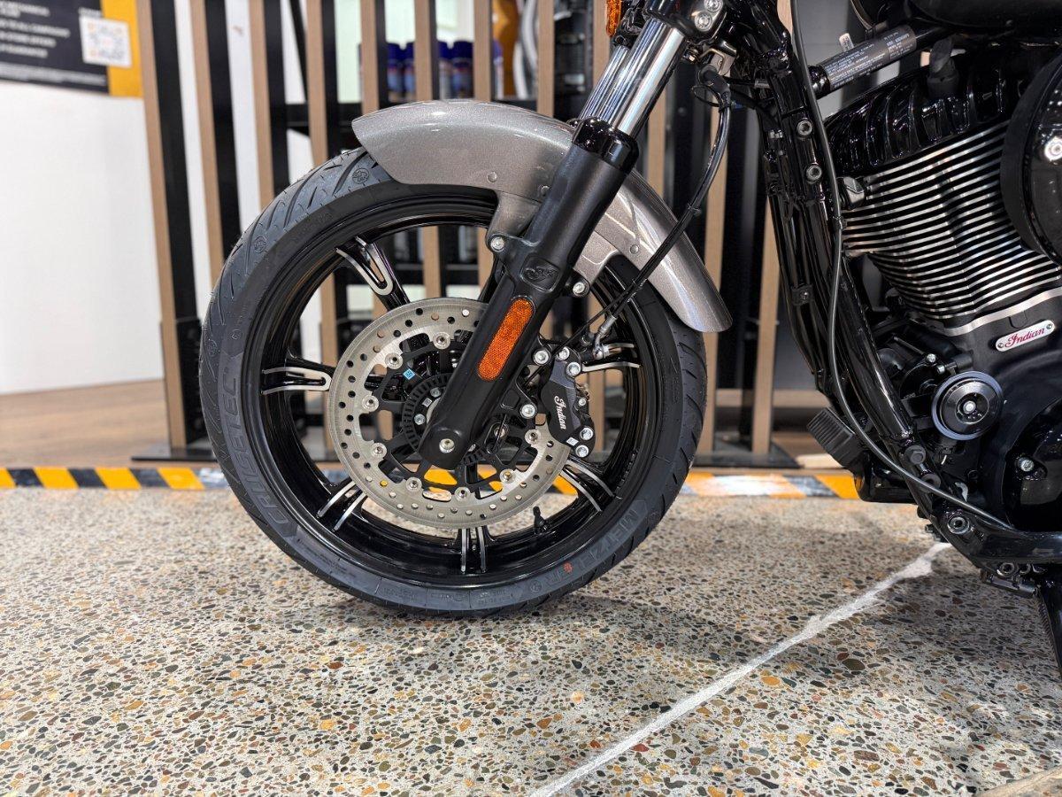 2026 INDIAN CHIEF BOBBER DARK HORSE TOURER