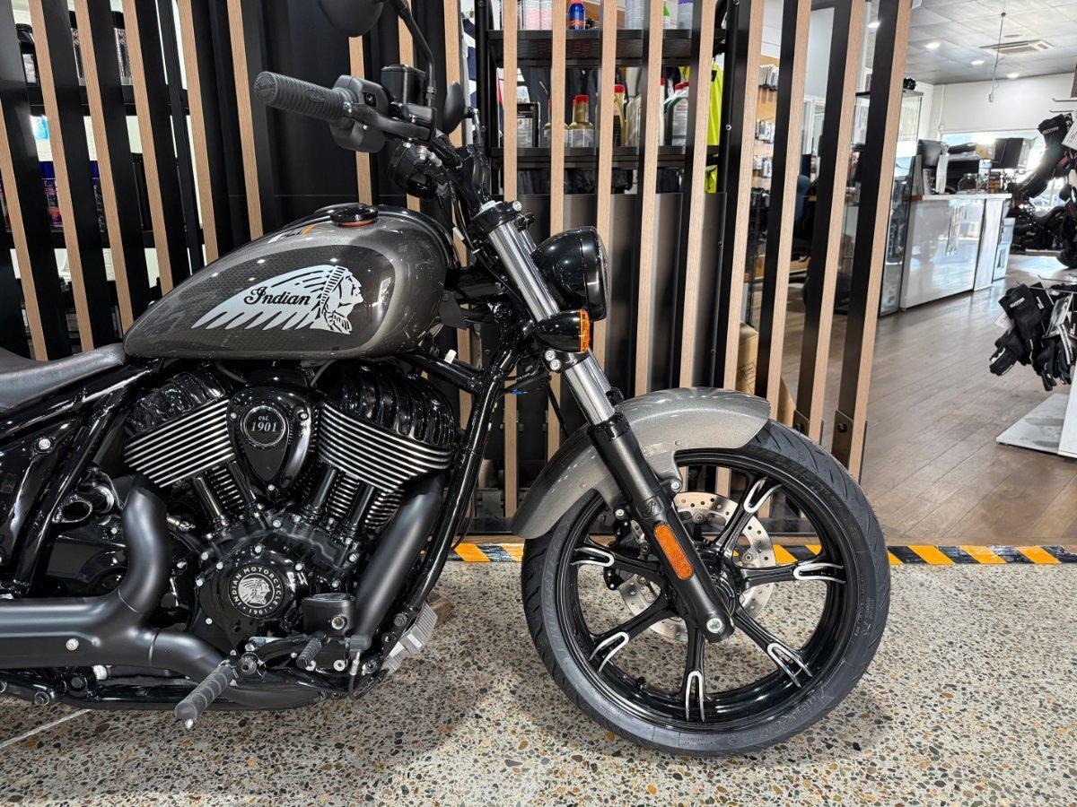 2026 INDIAN CHIEF BOBBER DARK HORSE TOURER