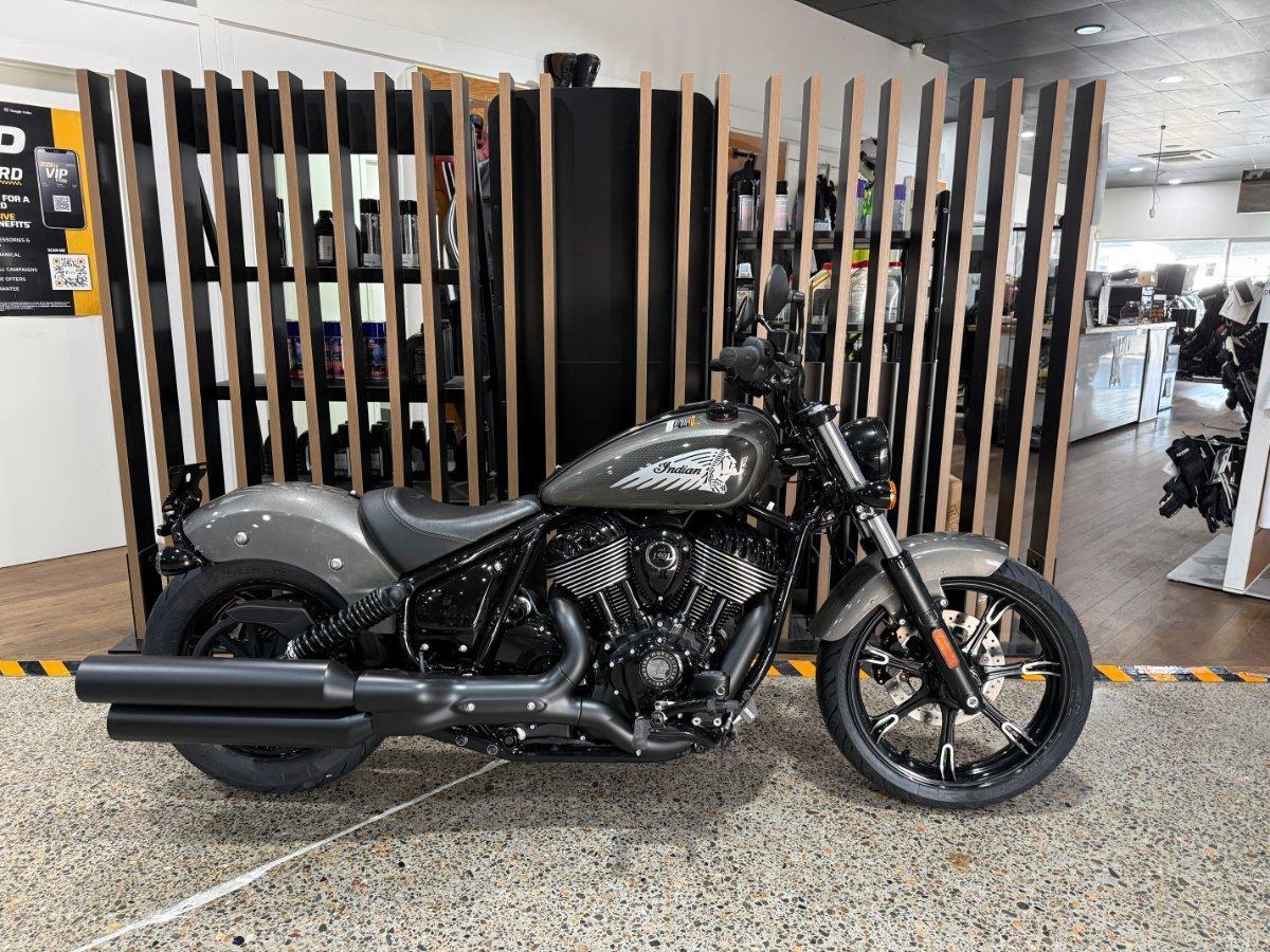 2026 INDIAN CHIEF BOBBER DARK HORSE TOURER