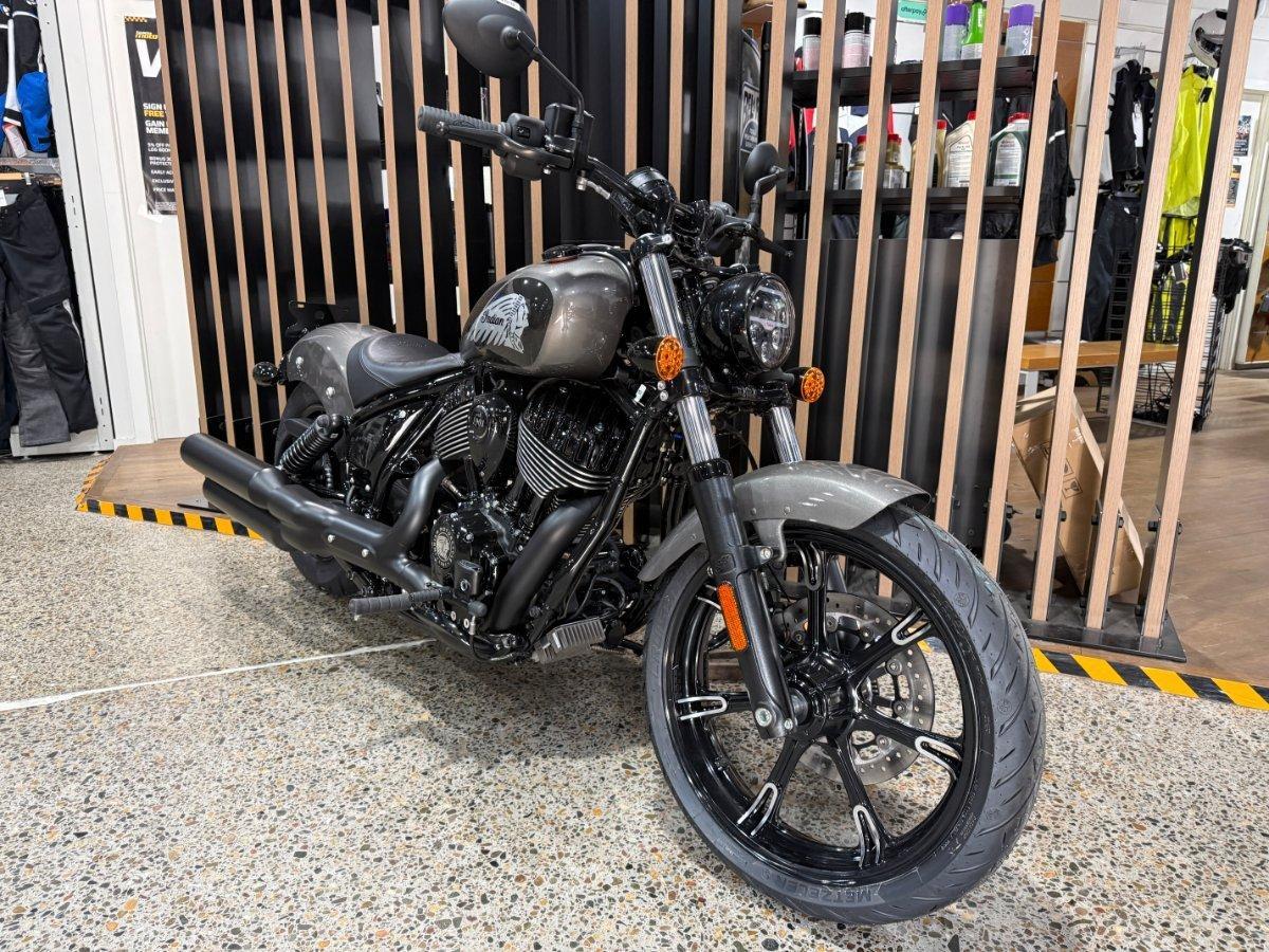 2026 INDIAN CHIEF BOBBER DARK HORSE TOURER