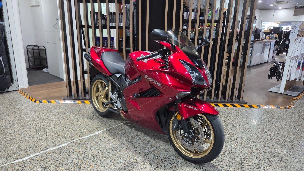 2010 HONDA VFR800F (VFR800Fi) SPORTS