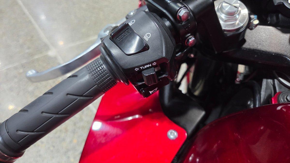 2010 HONDA VFR800F (VFR800Fi) SPORTS
