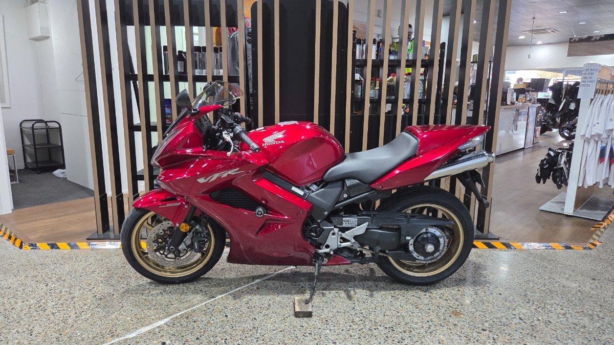 2010 HONDA VFR800F (VFR800Fi) SPORTS