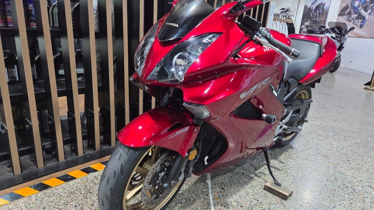 2010 HONDA VFR800F (VFR800Fi) SPORTS