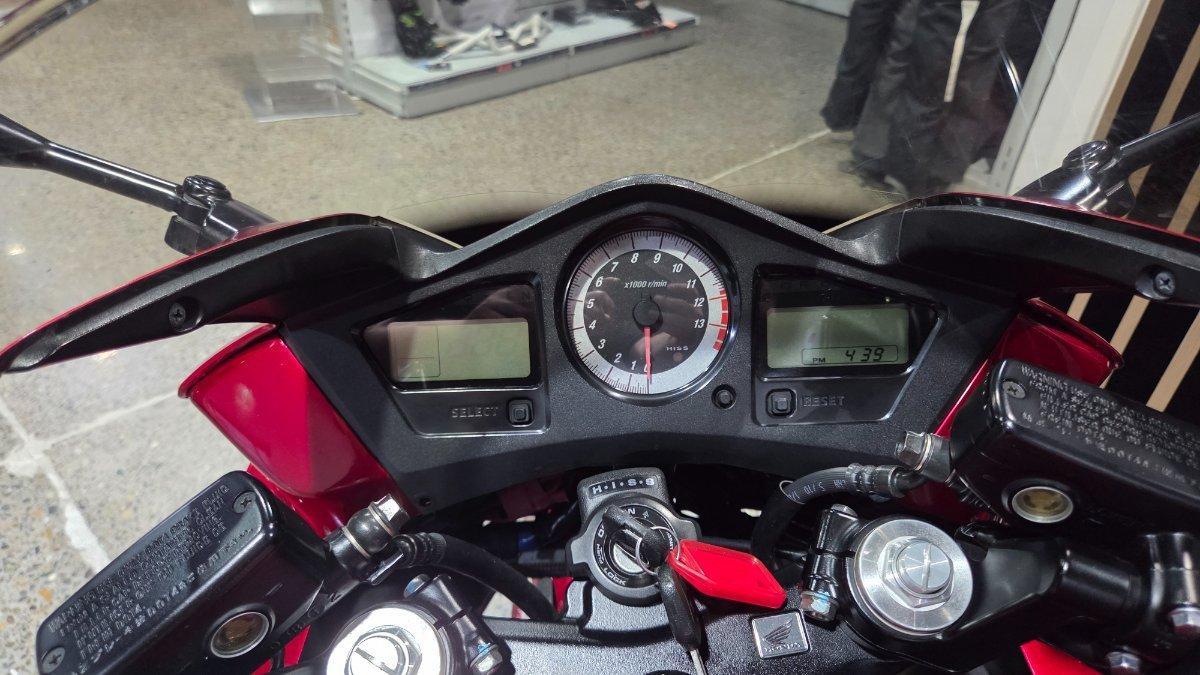 2010 HONDA VFR800F (VFR800Fi) SPORTS