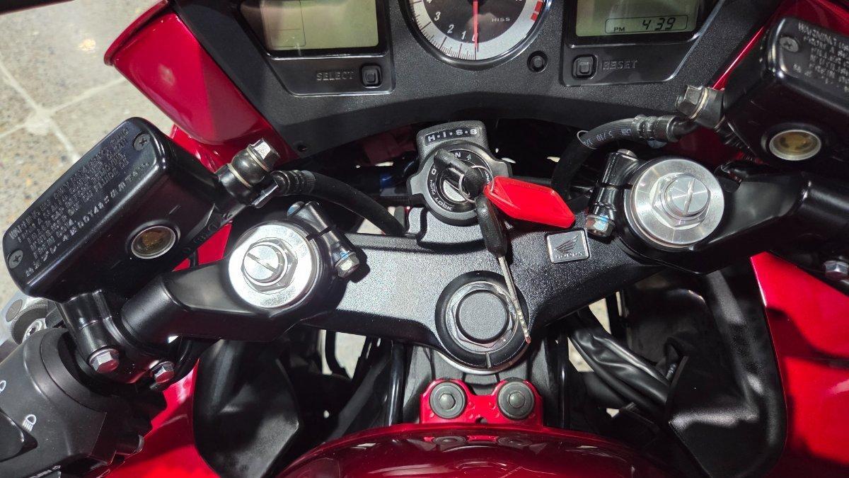 2010 HONDA VFR800F (VFR800Fi) SPORTS