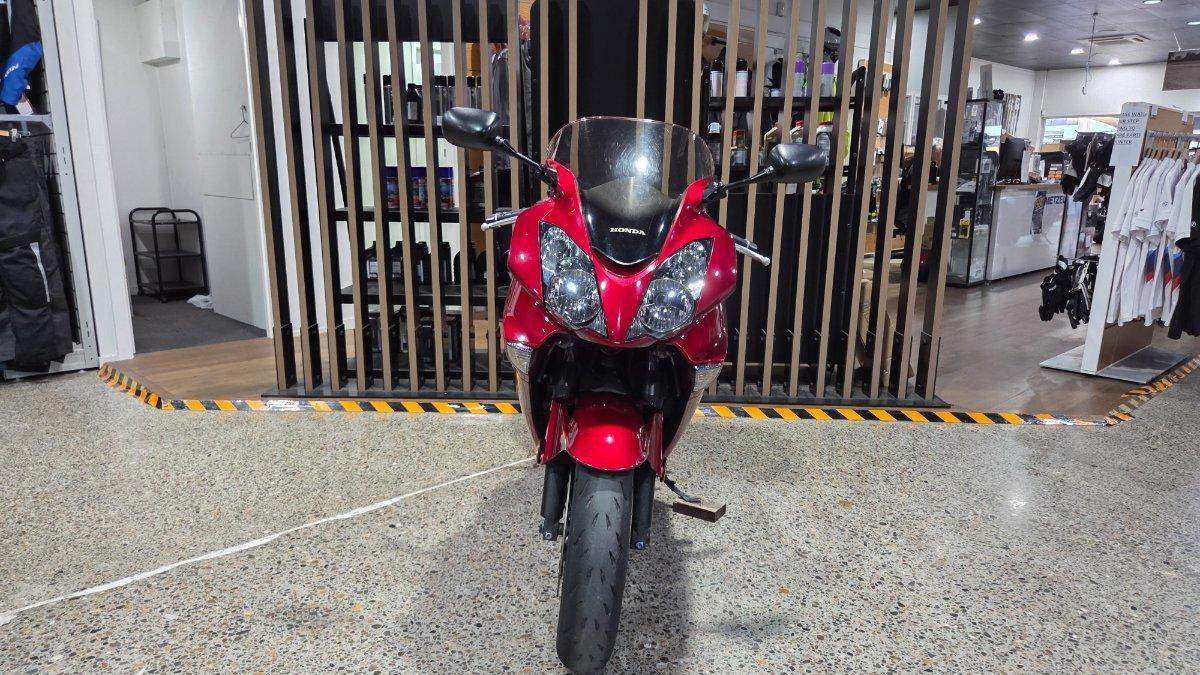 2010 HONDA VFR800F (VFR800Fi) SPORTS