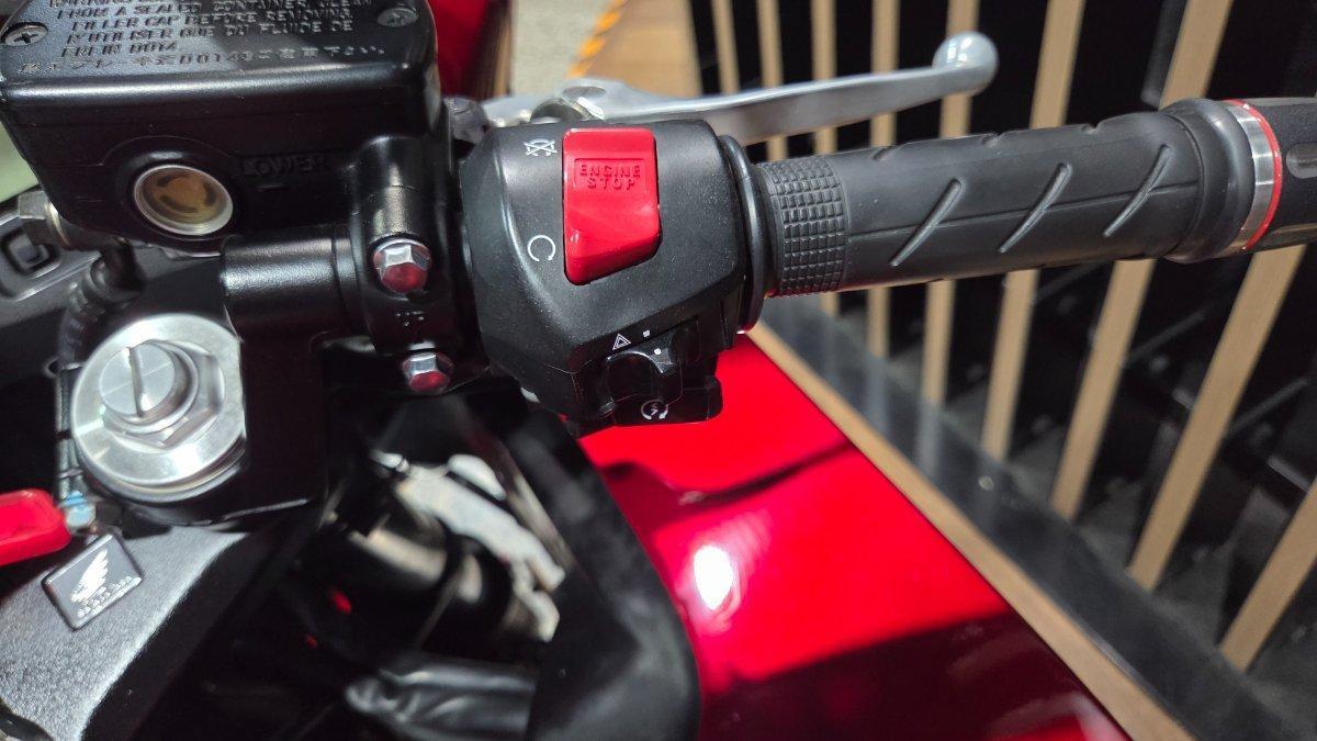 2010 HONDA VFR800F (VFR800Fi) SPORTS