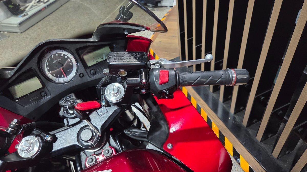 2010 HONDA VFR800F (VFR800Fi) SPORTS