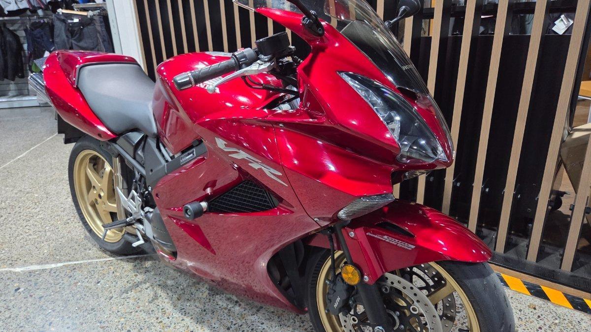 2010 HONDA VFR800F (VFR800Fi) SPORTS