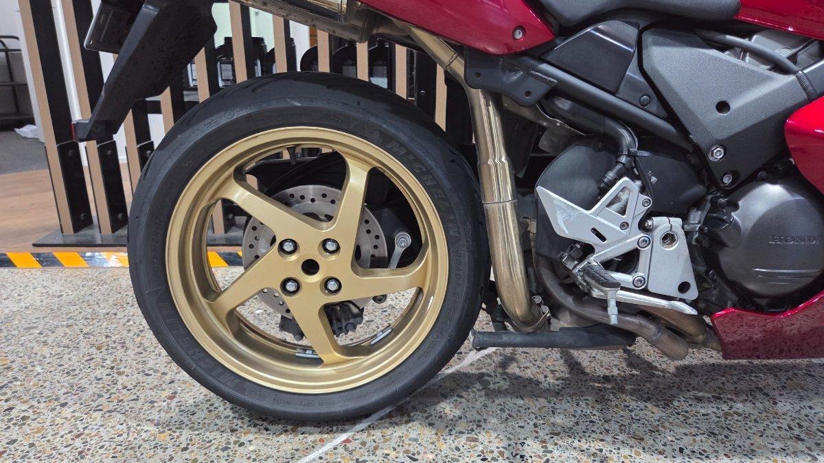 2010 HONDA VFR800F (VFR800Fi) SPORTS