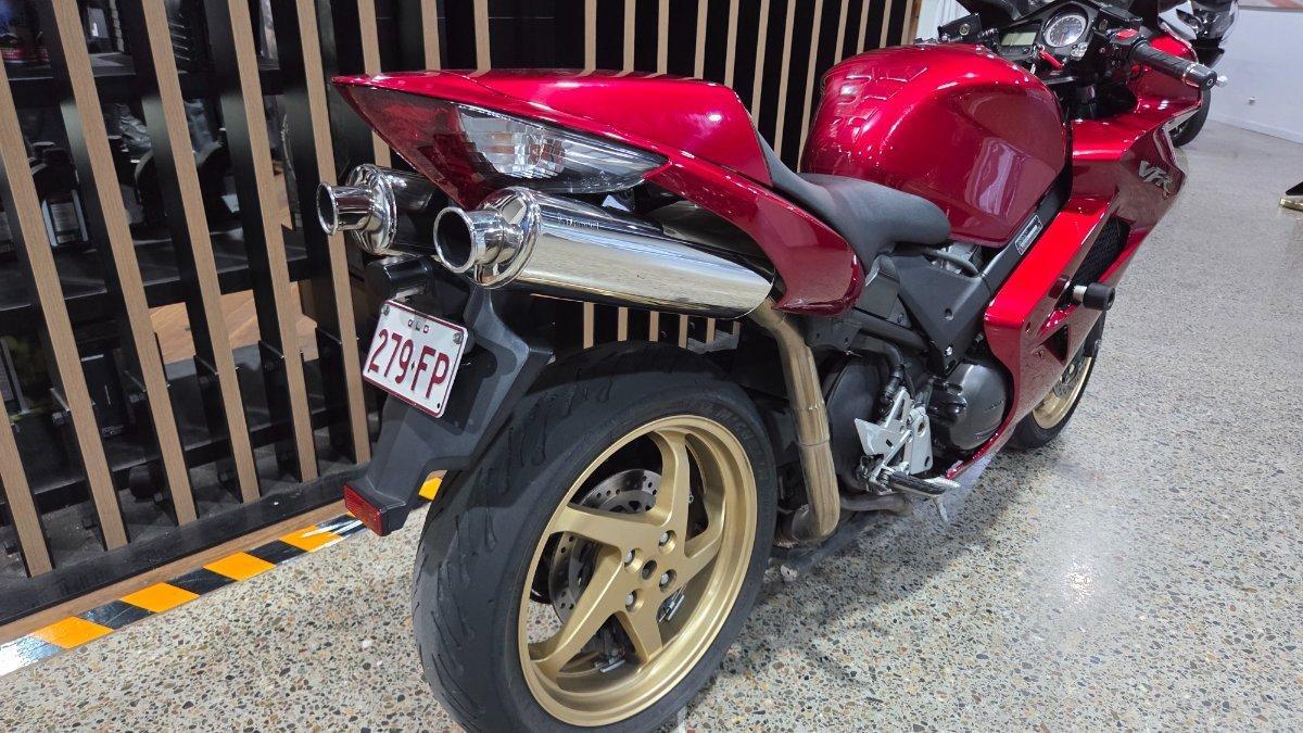 2010 HONDA VFR800F (VFR800Fi) SPORTS
