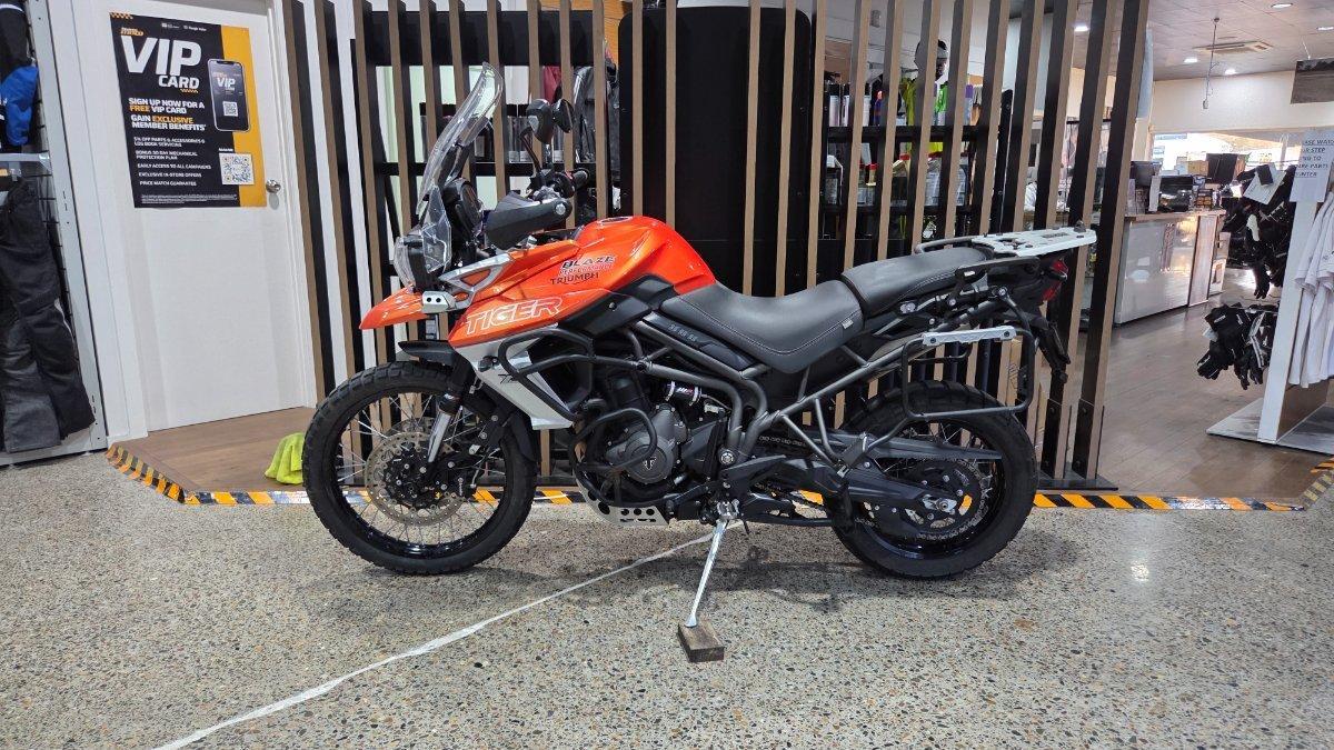 2019 TRIUMPH TIGER 800 XCA DUAL SPORTS