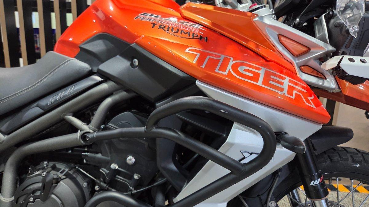 2019 TRIUMPH TIGER 800 XCA DUAL SPORTS