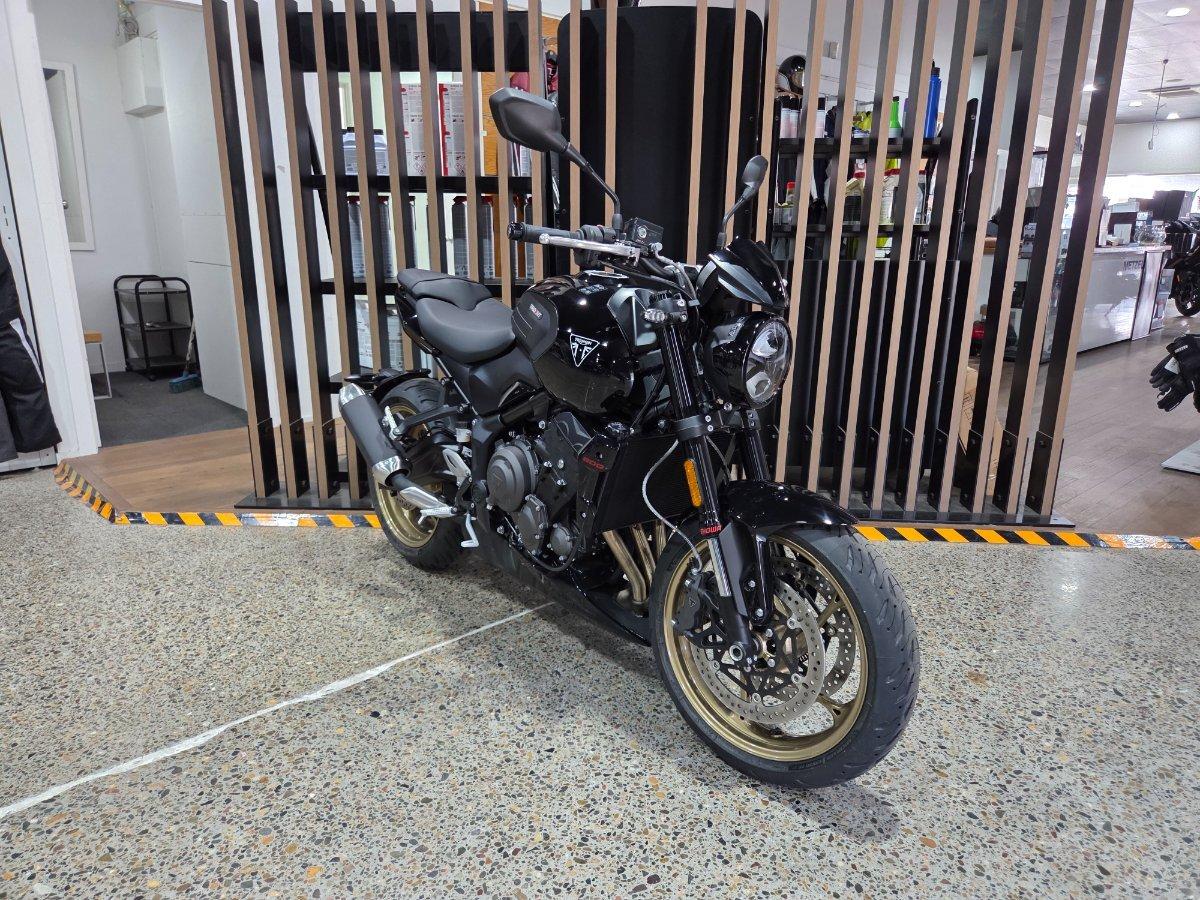 2026 TRIUMPH TRIDENT 800 ROAD