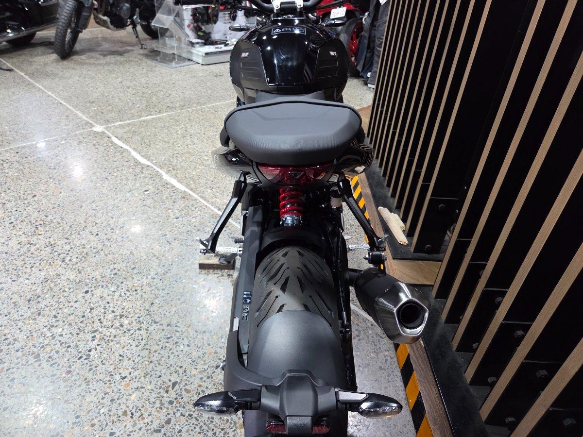 2026 TRIUMPH TRIDENT 800 ROAD