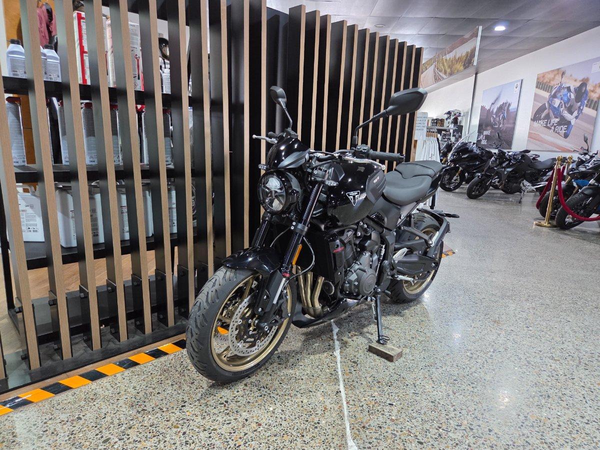 2026 TRIUMPH TRIDENT 800 ROAD