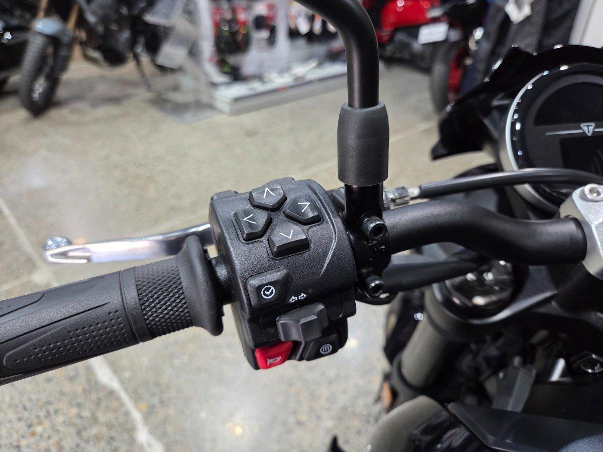 2026 TRIUMPH TRIDENT 800 ROAD