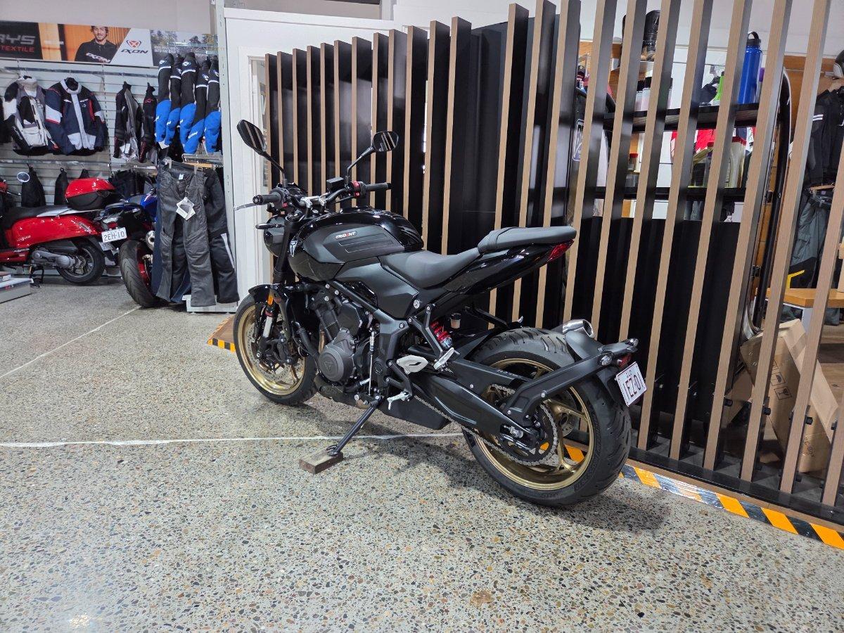 2026 TRIUMPH TRIDENT 800 ROAD