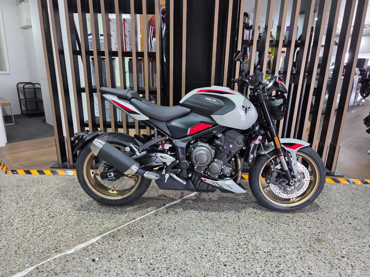 2026 TRIUMPH TRIDENT 800 ROAD