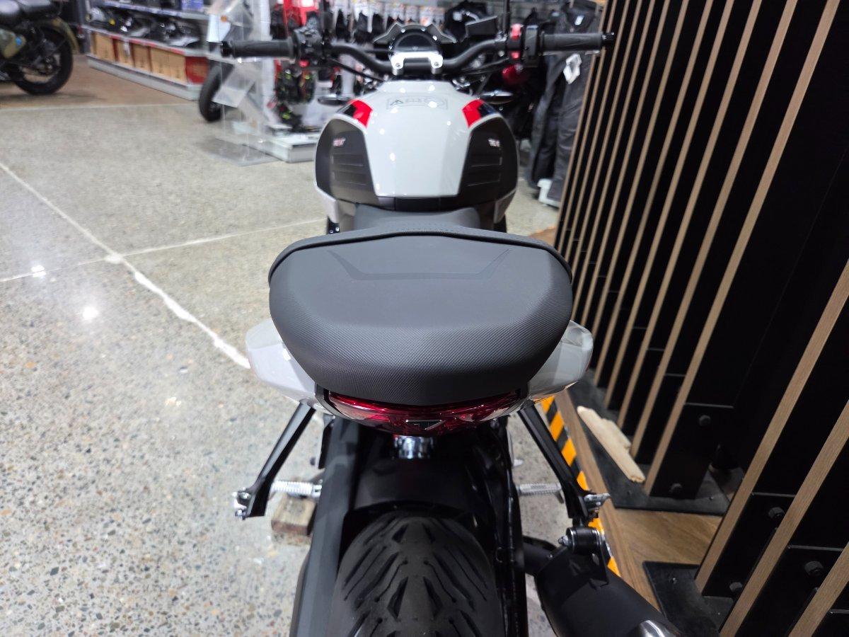 2026 TRIUMPH TRIDENT 800 ROAD