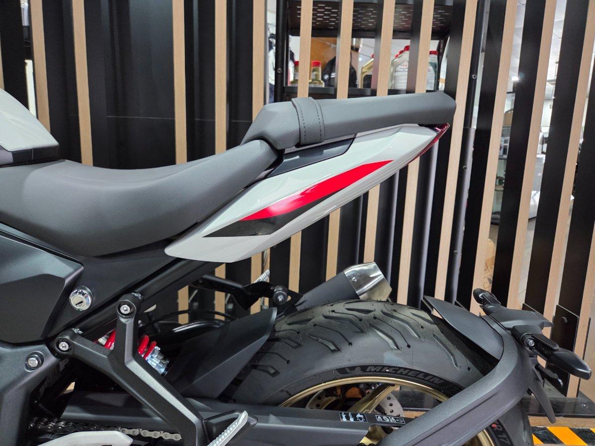 2026 TRIUMPH TRIDENT 800 ROAD