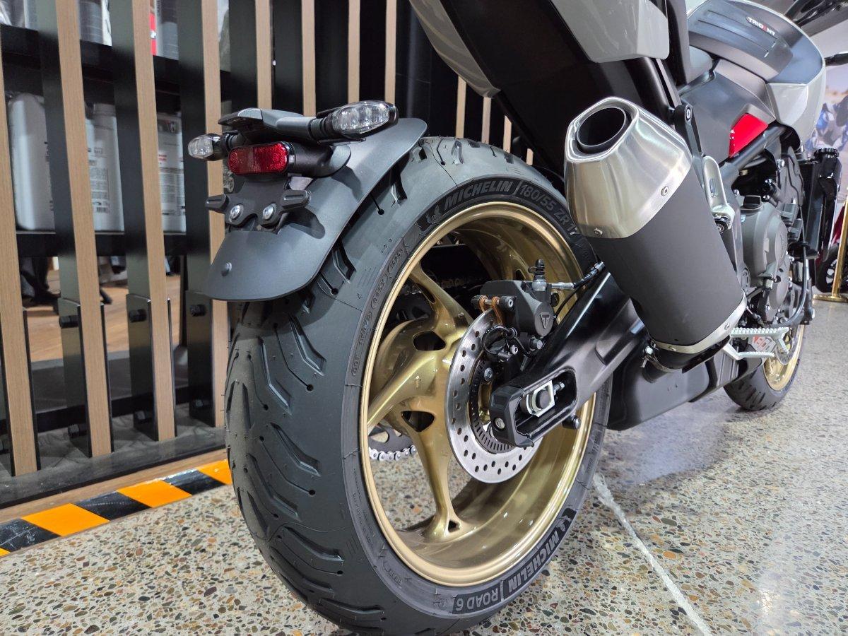 2026 TRIUMPH TRIDENT 800 ROAD