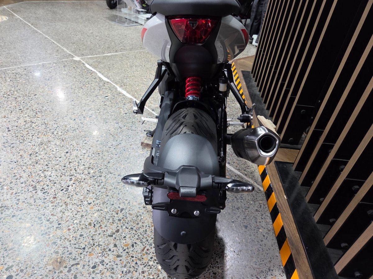 2026 TRIUMPH TRIDENT 800 ROAD