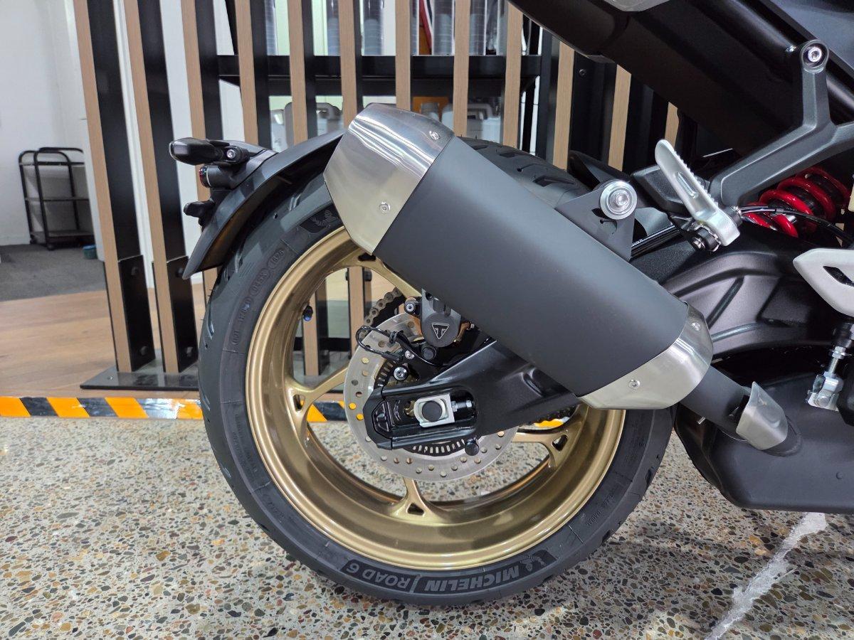 2026 TRIUMPH TRIDENT 800 ROAD