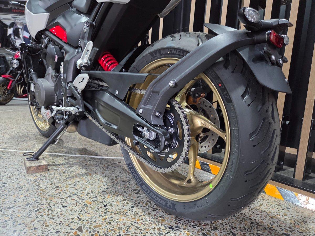 2026 TRIUMPH TRIDENT 800 ROAD