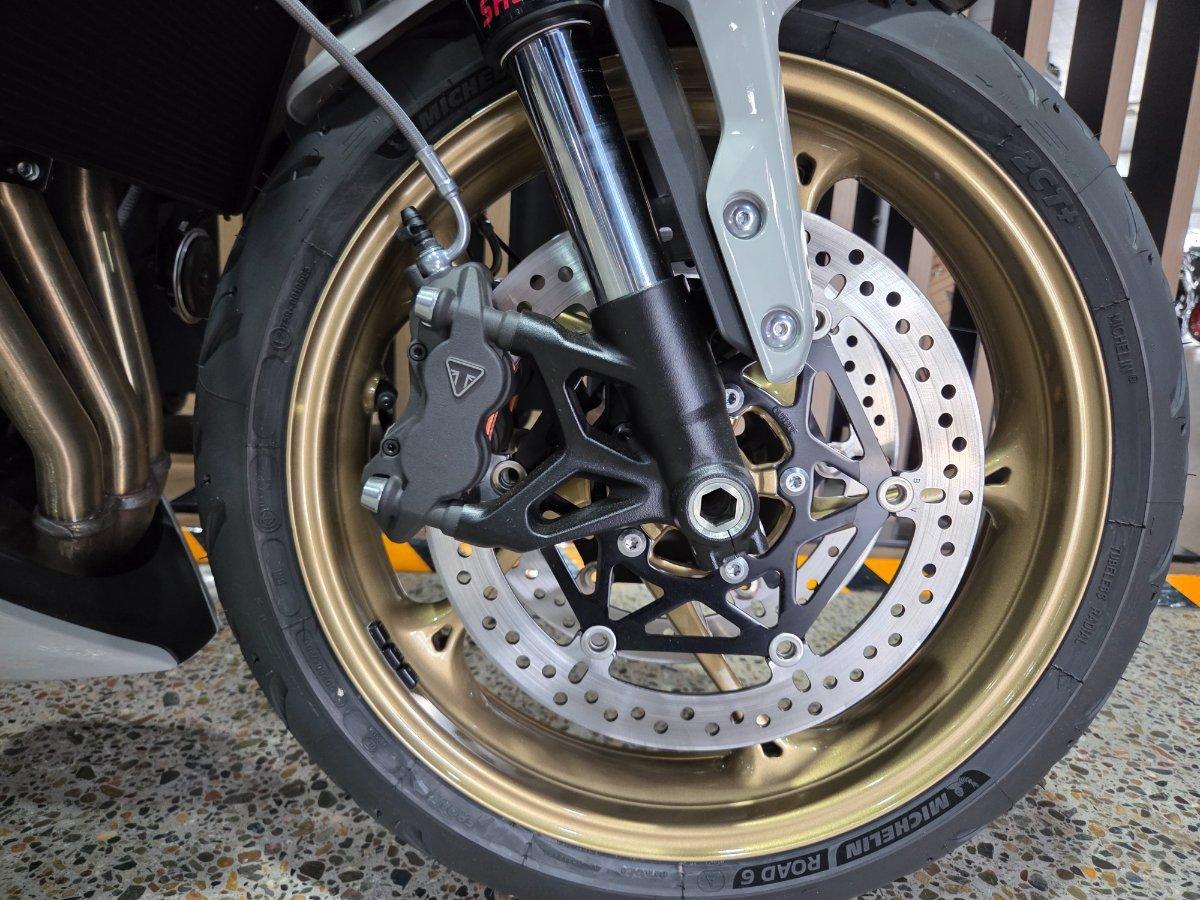 2026 TRIUMPH TRIDENT 800 ROAD