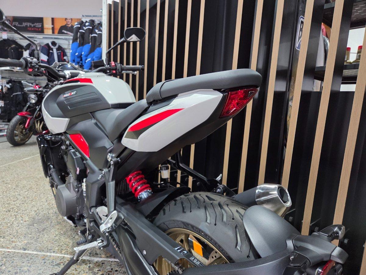 2026 TRIUMPH TRIDENT 800 ROAD