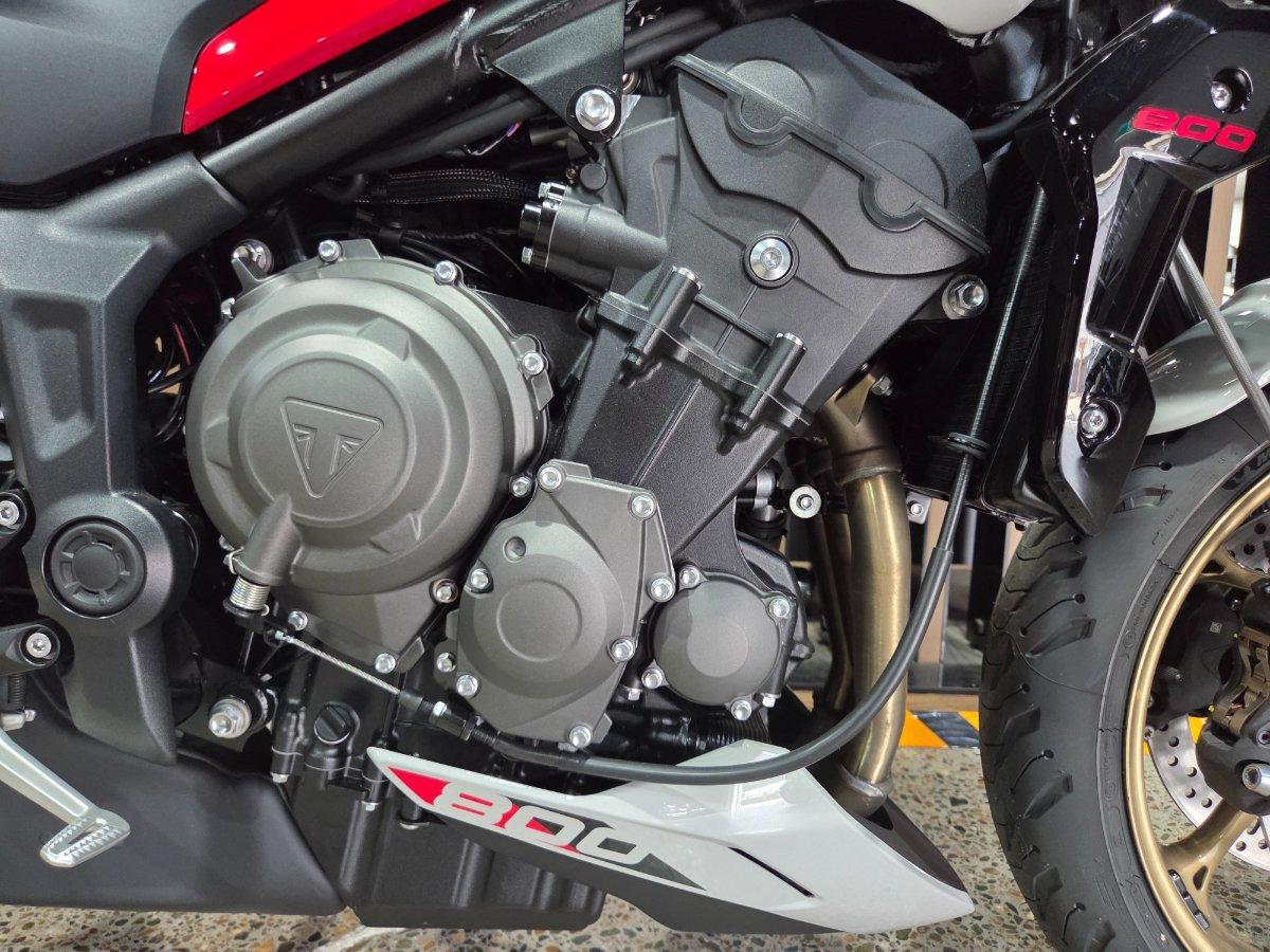 2026 TRIUMPH TRIDENT 800 ROAD