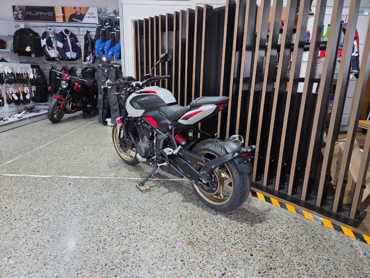 2026 TRIUMPH TRIDENT 800 ROAD