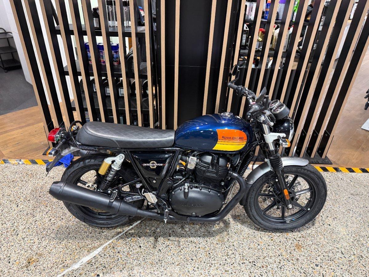 2023 ROYAL ENFIELD INTERCEPTOR 650 E5 DARK ROAD