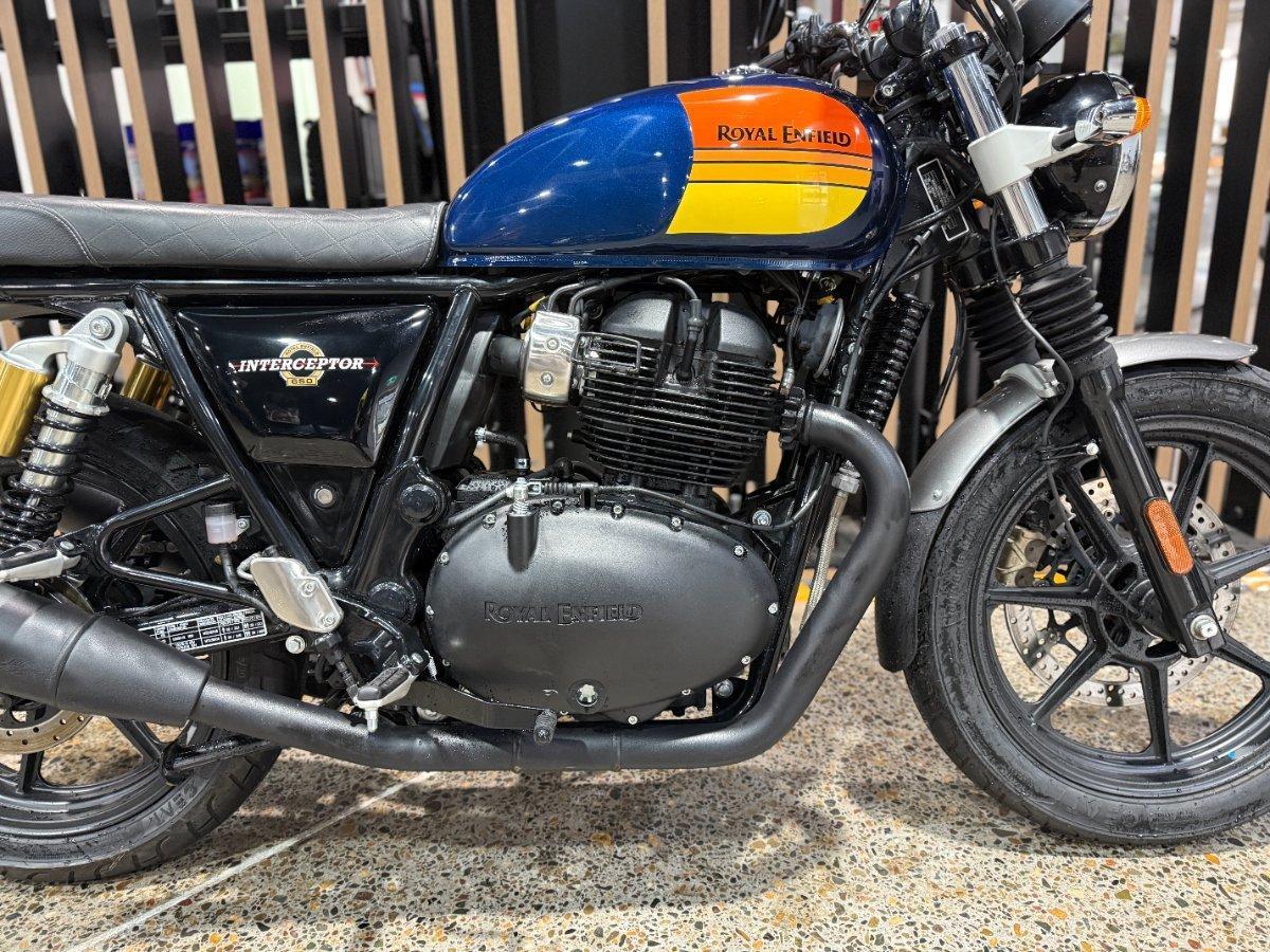 2023 ROYAL ENFIELD INTERCEPTOR 650 E5 DARK ROAD