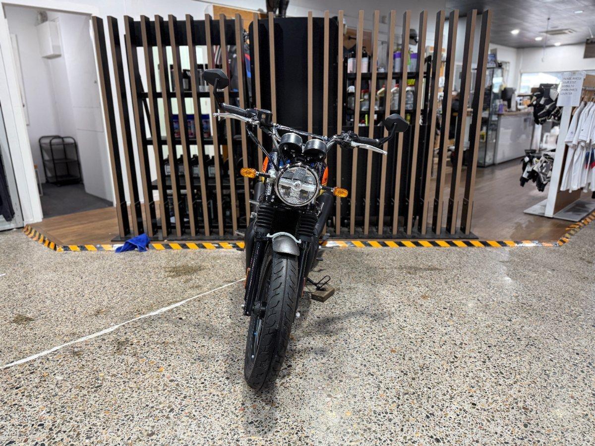 2023 ROYAL ENFIELD INTERCEPTOR 650 E5 DARK ROAD