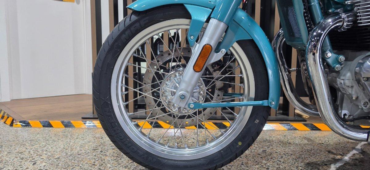 2025 ROYAL ENFIELD CLASSIC 650 ROAD