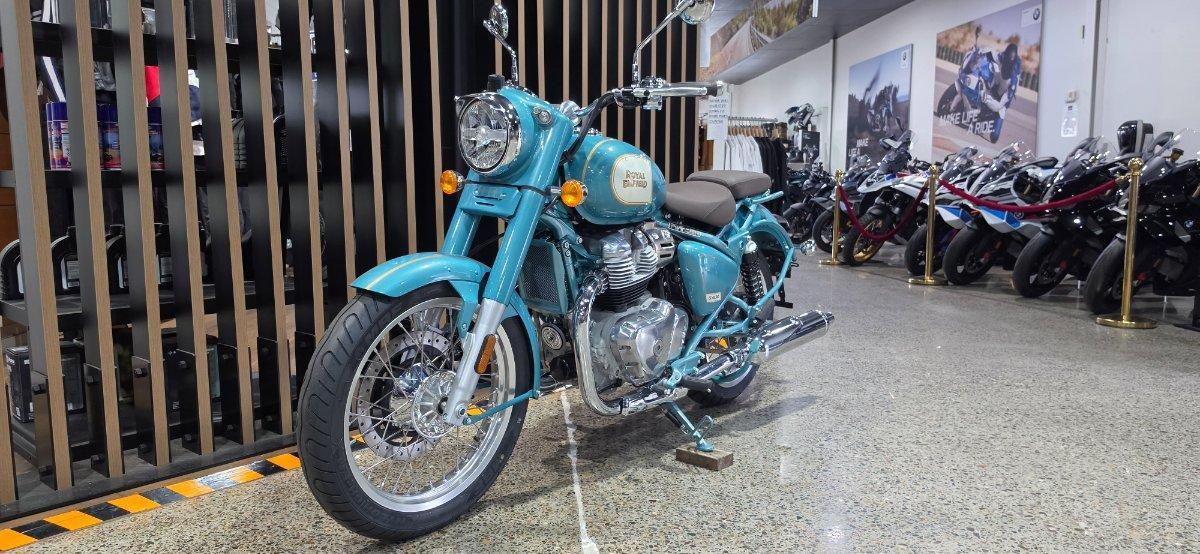 2025 ROYAL ENFIELD CLASSIC 650 ROAD