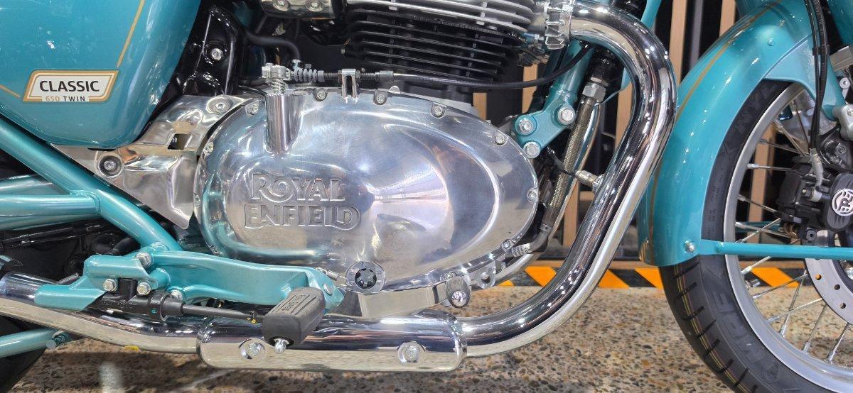 2025 ROYAL ENFIELD CLASSIC 650 ROAD